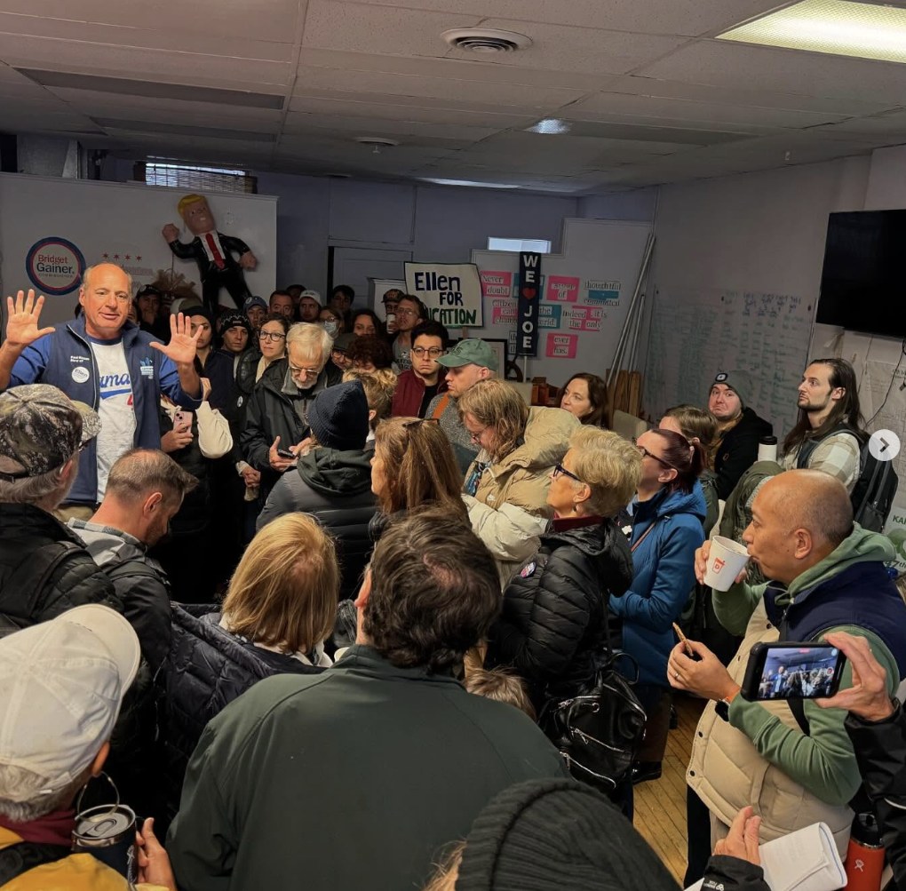A standing-room-only canvass launch before volunteers head to the doors